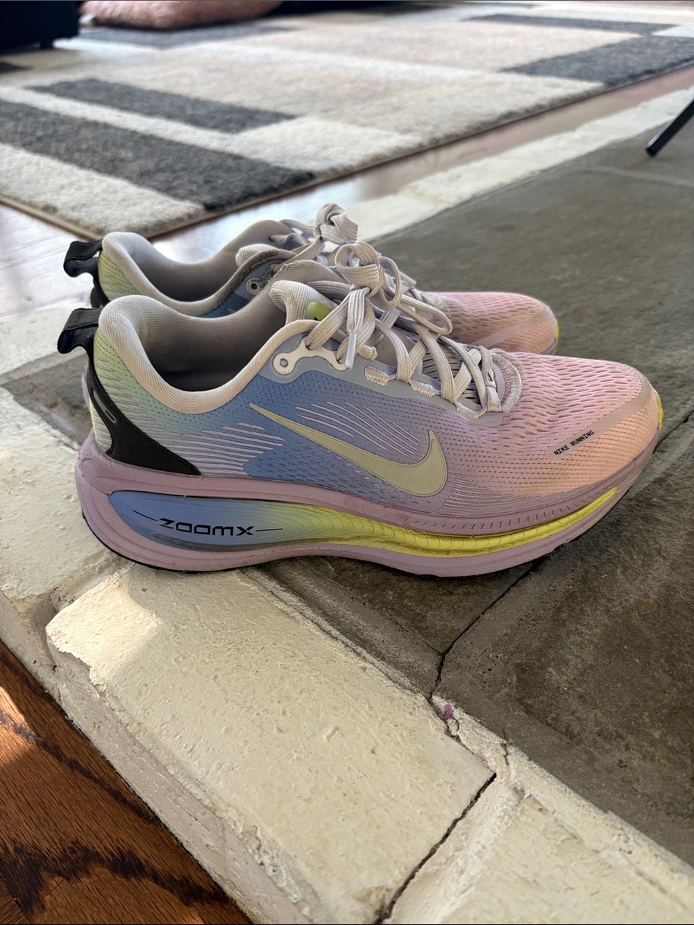 Nike Women’s vomero Gradient Running Shoes - Pink/Blue with Yellow Accents